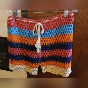NWOT/ multi-coloured crochet knit shorts